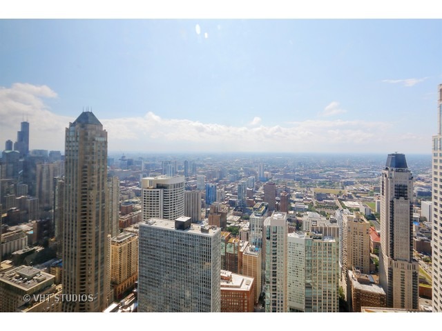 175 East Delaware Place, Unit 6001 Chicago, IL 60611 - Photo 10 of 10 a view of city