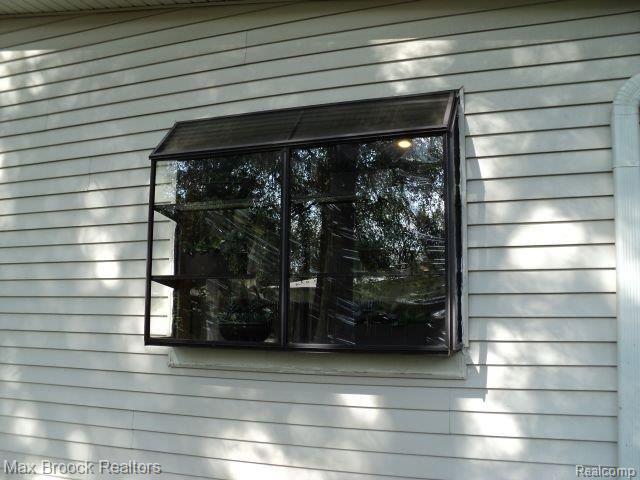 585 Mary Ellen Road Rochester, MI 48307 - Photo 13 of 16 Garden Window