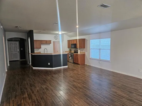 $2,200 | 230 Timber Drive, Princeton, TX 75407