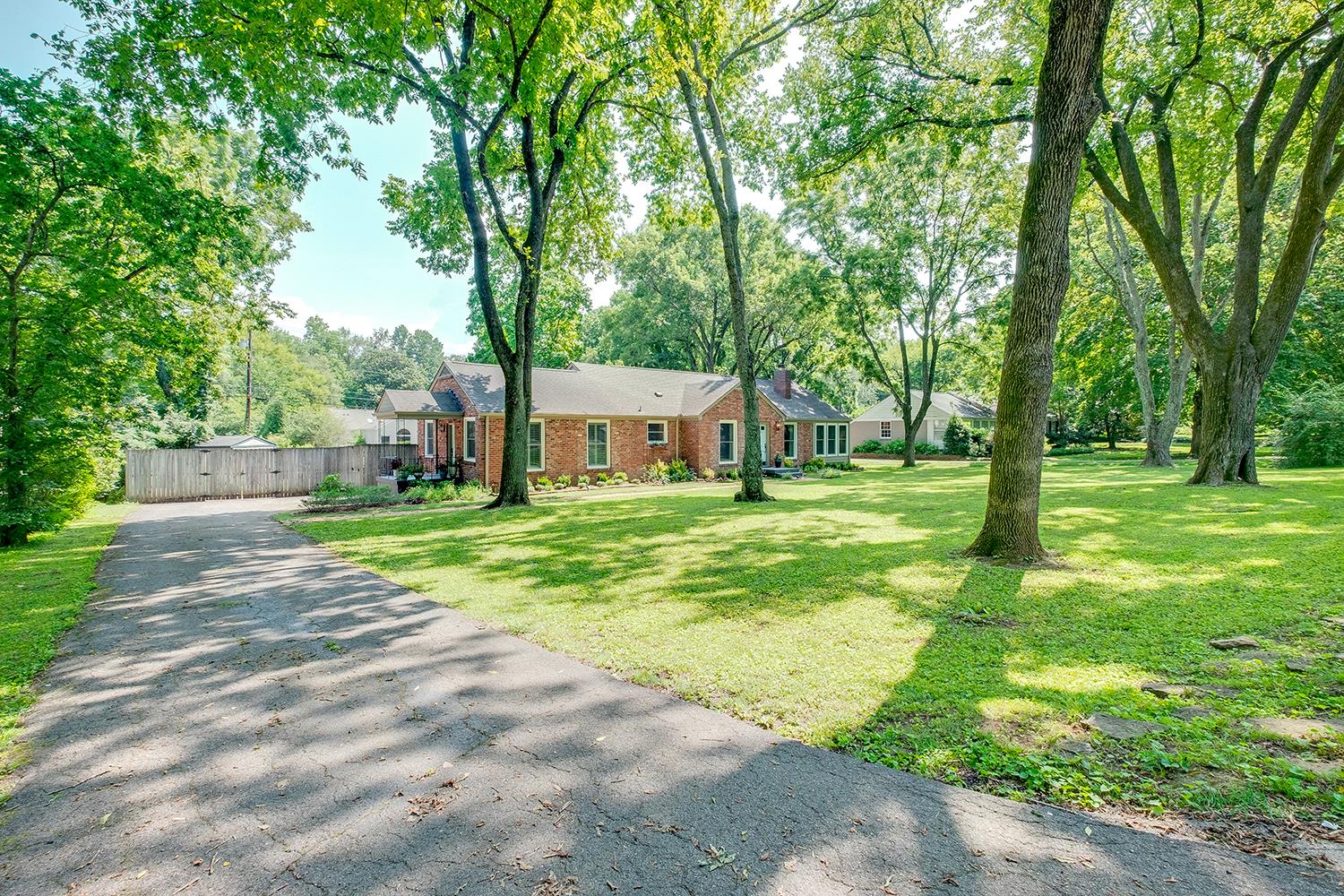 104 Alton Road Nashville, TN 37205 - Photo 2 of 30 Large lot with mature trees
