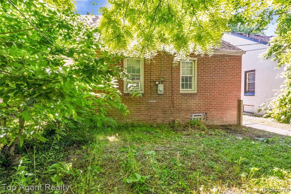 9917 Rutland Street Detroit, MI 48227 - Photo 23 of 28
