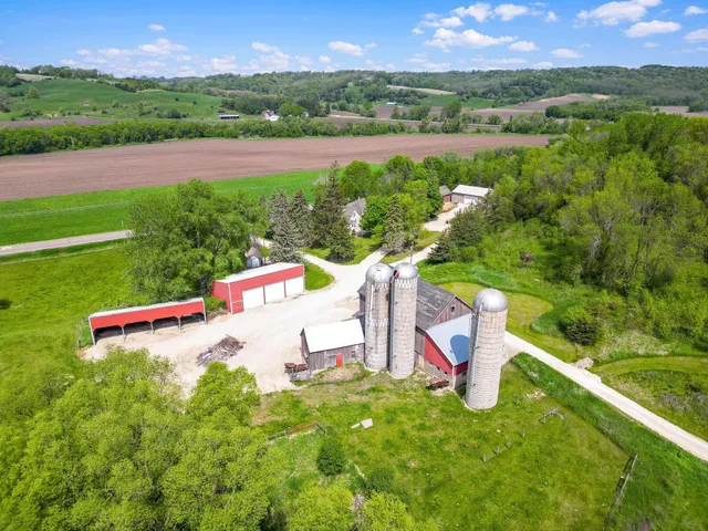 $1,375,000 | 37350 County 14 Boulevard, Dennison, MN 55018