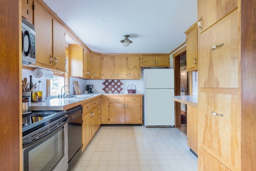 40 Prospect Road Plympton, MA 02367 - Photo 12 of 38 Gallery Image 12
