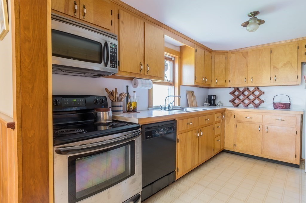 40 Prospect Road Plympton, MA 02367 - Photo 13 of 38 Gallery Image 13