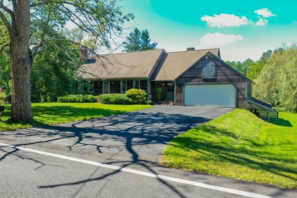 40 Prospect Road Plympton, MA 02367 - Photo 3 of 38 Gallery Image 3