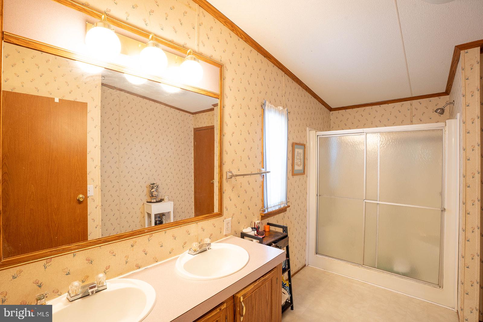 940 Willow Grove Road Monroeville, NJ 08343 - Photo 17 of 22 Master bath