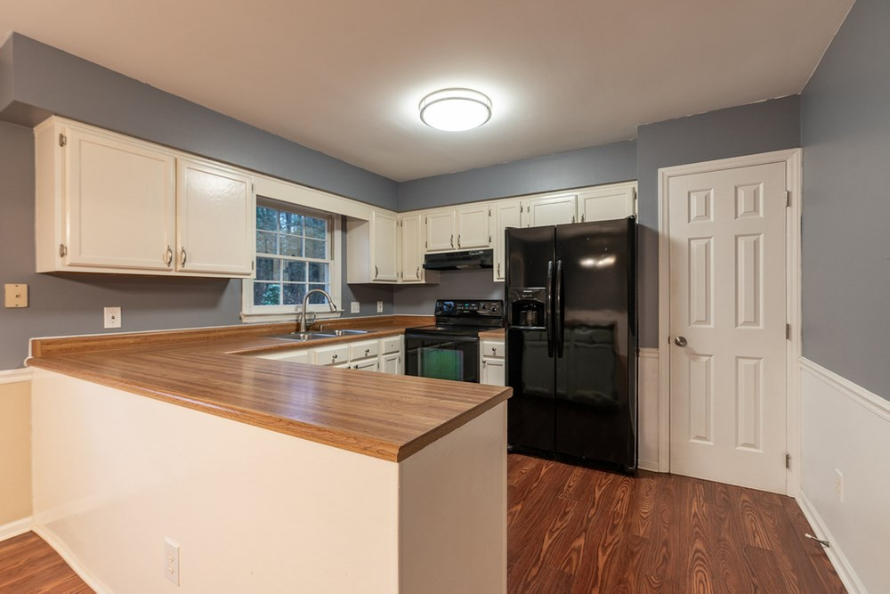 4304 Peacock Place Raleigh, NC 27616 - Photo 12 of 30 Kitchen