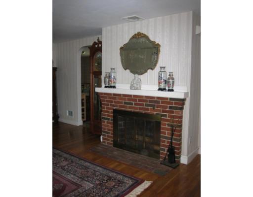 104 Farnum Road Waltham, MA 02453 - Photo 3 of 11 Gallery Image 3