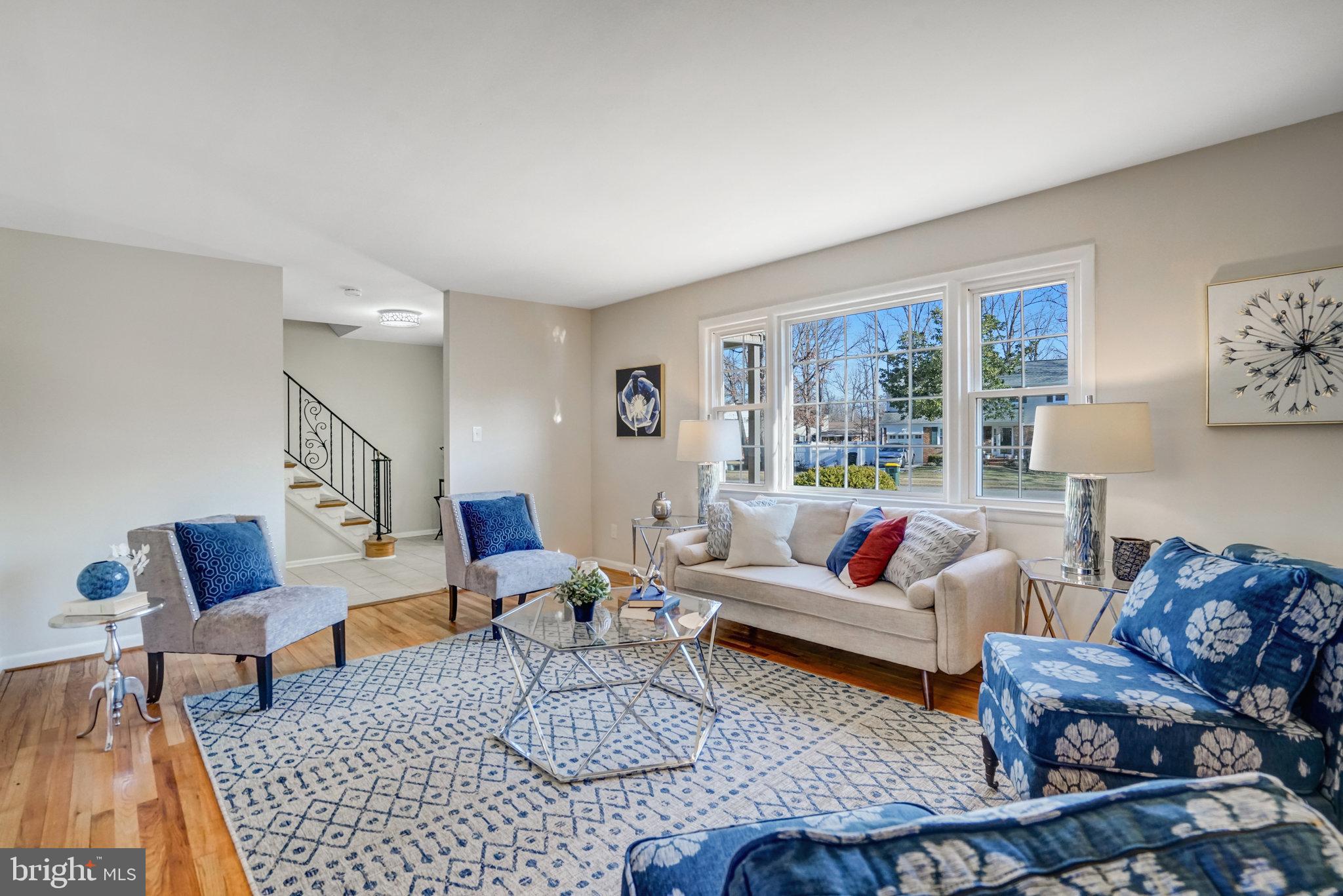 6002 Sherborn Lane Springfield, VA 22152 - Photo 8 of 52 a living room with furniture and a window
