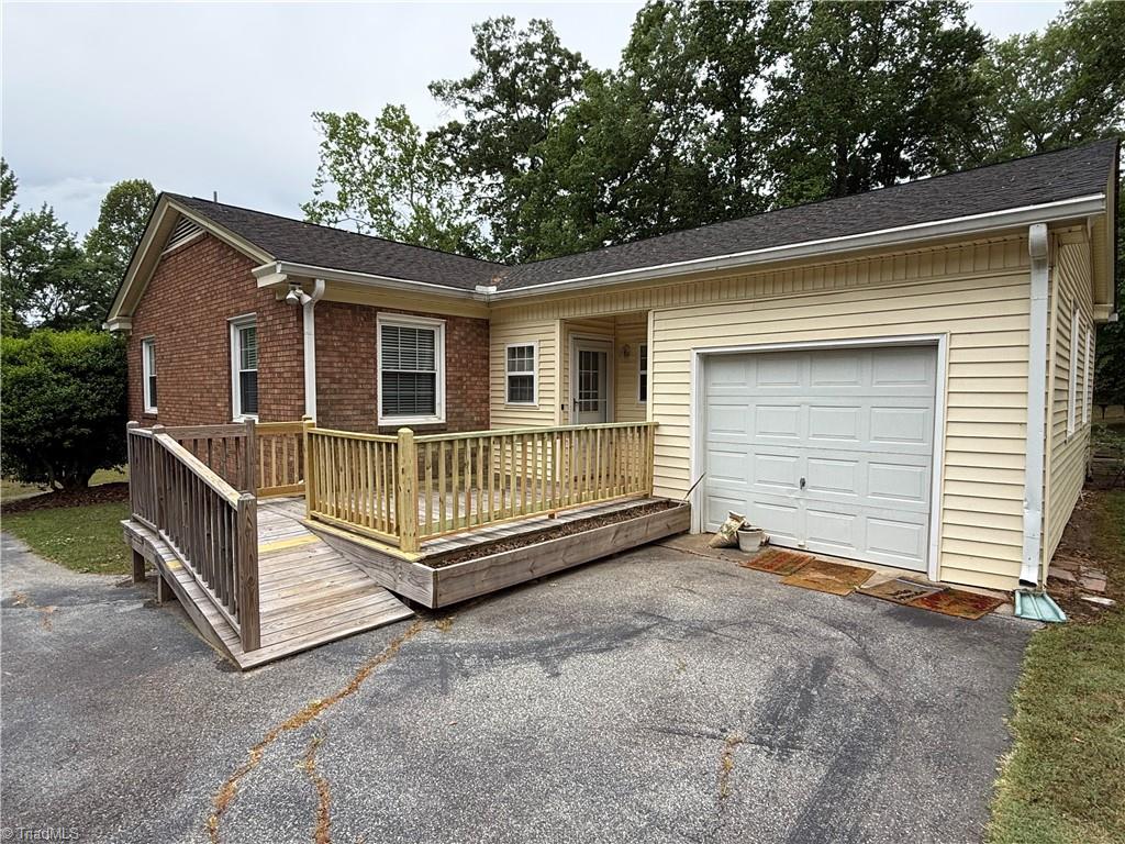 1200 Edgemont Road Greensboro, NC 27406 - Photo 3 of 15 Deck