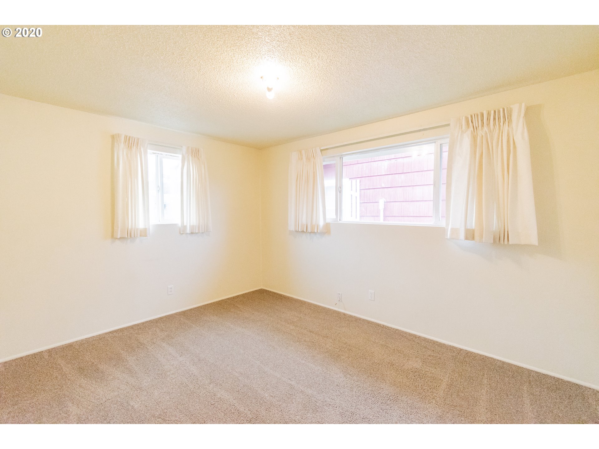 1960 E Street Springfield, OR 97477 - Photo 10 of 17