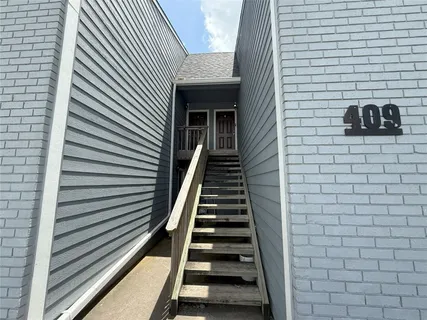 $449,900 | 409 Bauer Drive, Port Lavaca, TX 77979