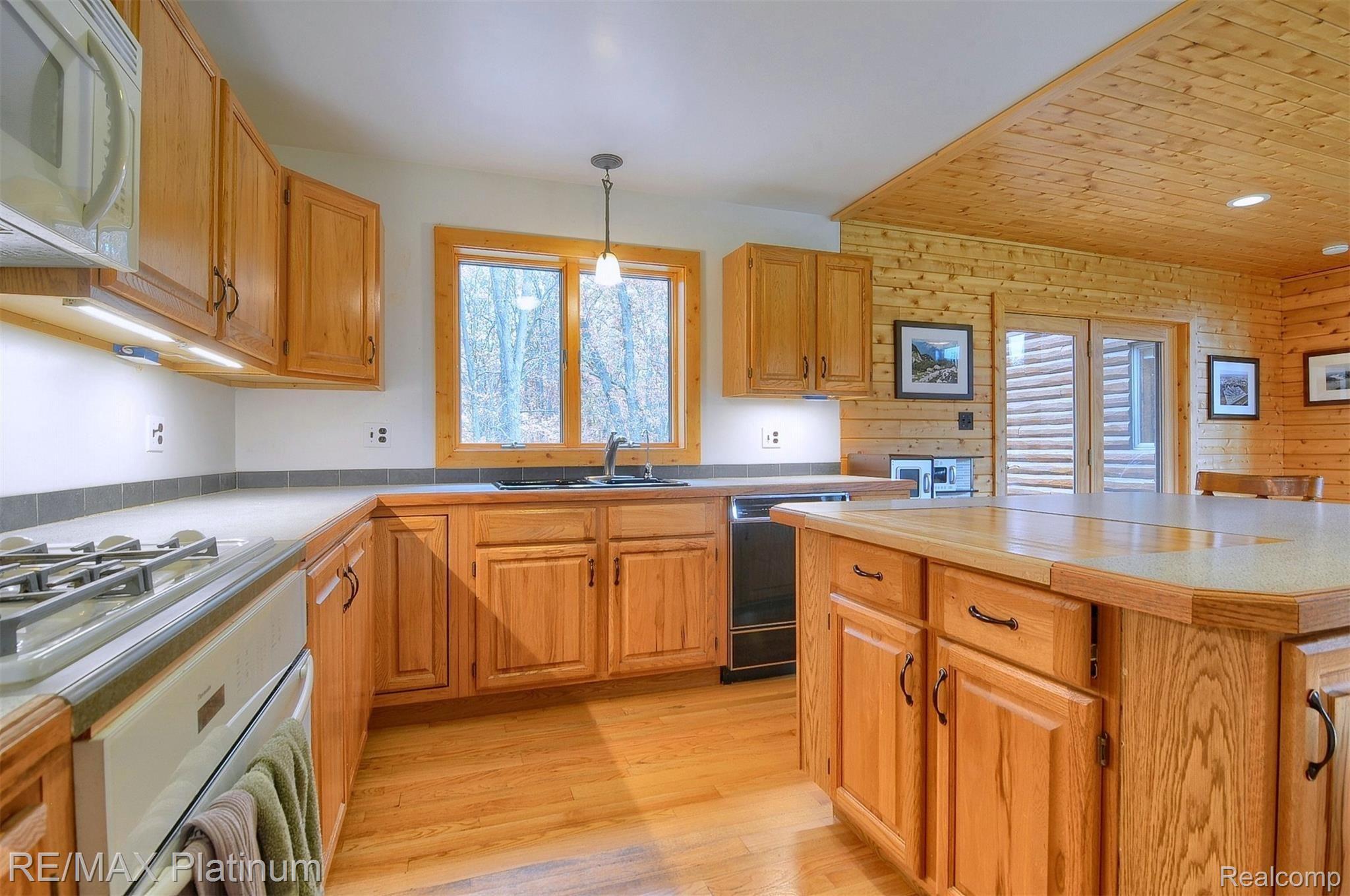4133 Burns Road Linden, MI 48451 - Photo 12 of 39 12-Kitchen 2nd View.jpg
