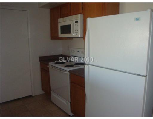 7255 West Sunset Road, Unit 1015 Las Vegas, NV 89113 - Photo 5 of 14 Kitchen.