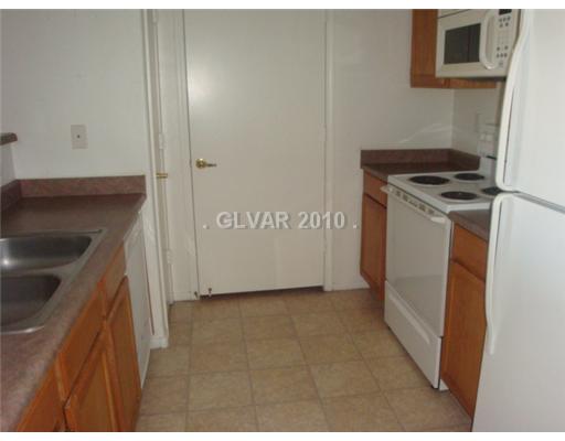 7255 West Sunset Road, Unit 1015 Las Vegas, NV 89113 - Photo 6 of 14 Kitchen.