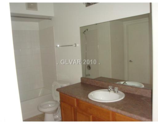 7255 West Sunset Road, Unit 1015 Las Vegas, NV 89113 - Photo 8 of 14 Master Bath/Spa.
