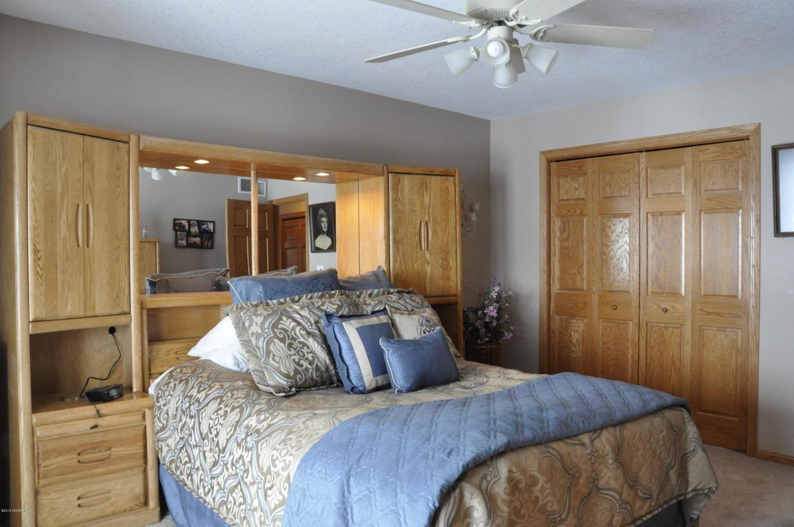 6207 South Pointe Drive Southwest Rochester, MN 55902 - Photo 12 of 40 Gallery Image 12