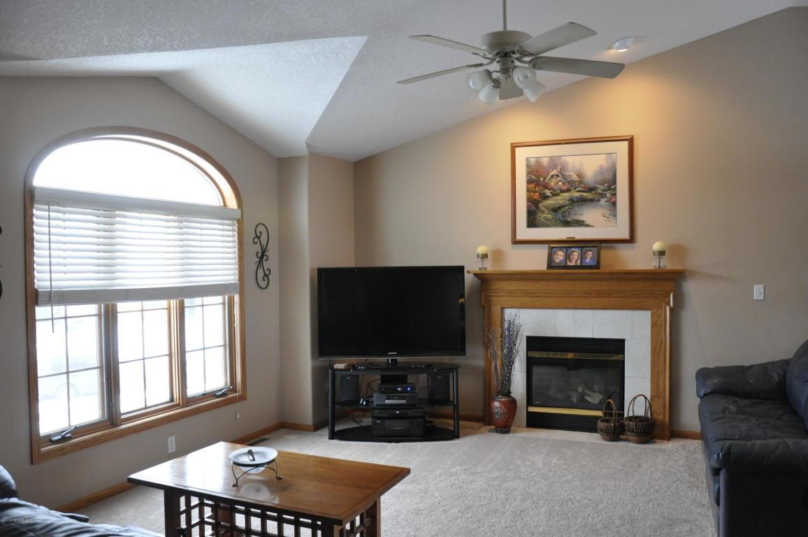 6207 South Pointe Drive Southwest Rochester, MN 55902 - Photo 3 of 40 Gallery Image 3