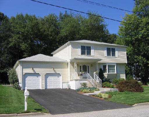 76 Vincent Way Cranston, RI 02921 - Photo 1 of 4 Exterior Front.