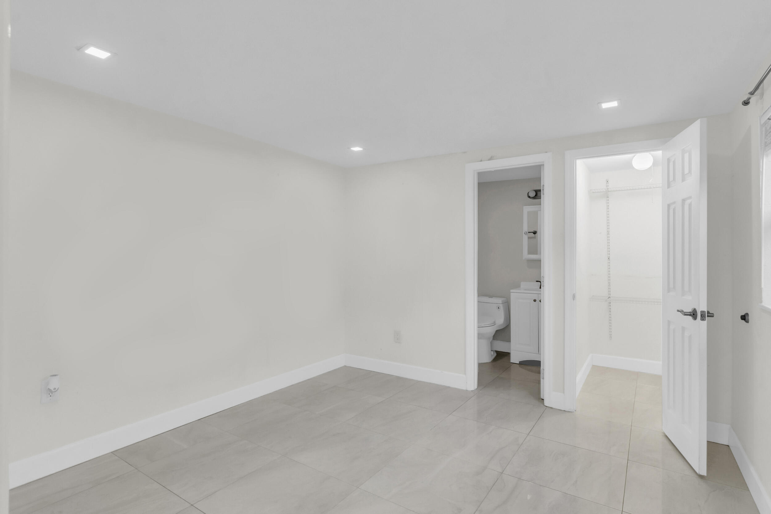 6350 Southwest 32nd Street Miami, FL 33155 - Photo 26 of 34 a view of an empty room