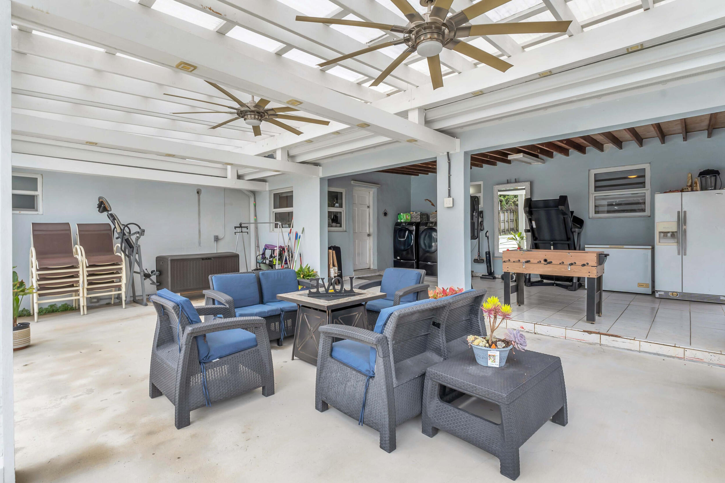 6350 Southwest 32nd Street Miami, FL 33155 - Photo 28 of 34 a living room with furniture