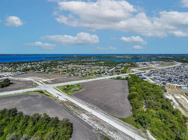 a view of a city street view