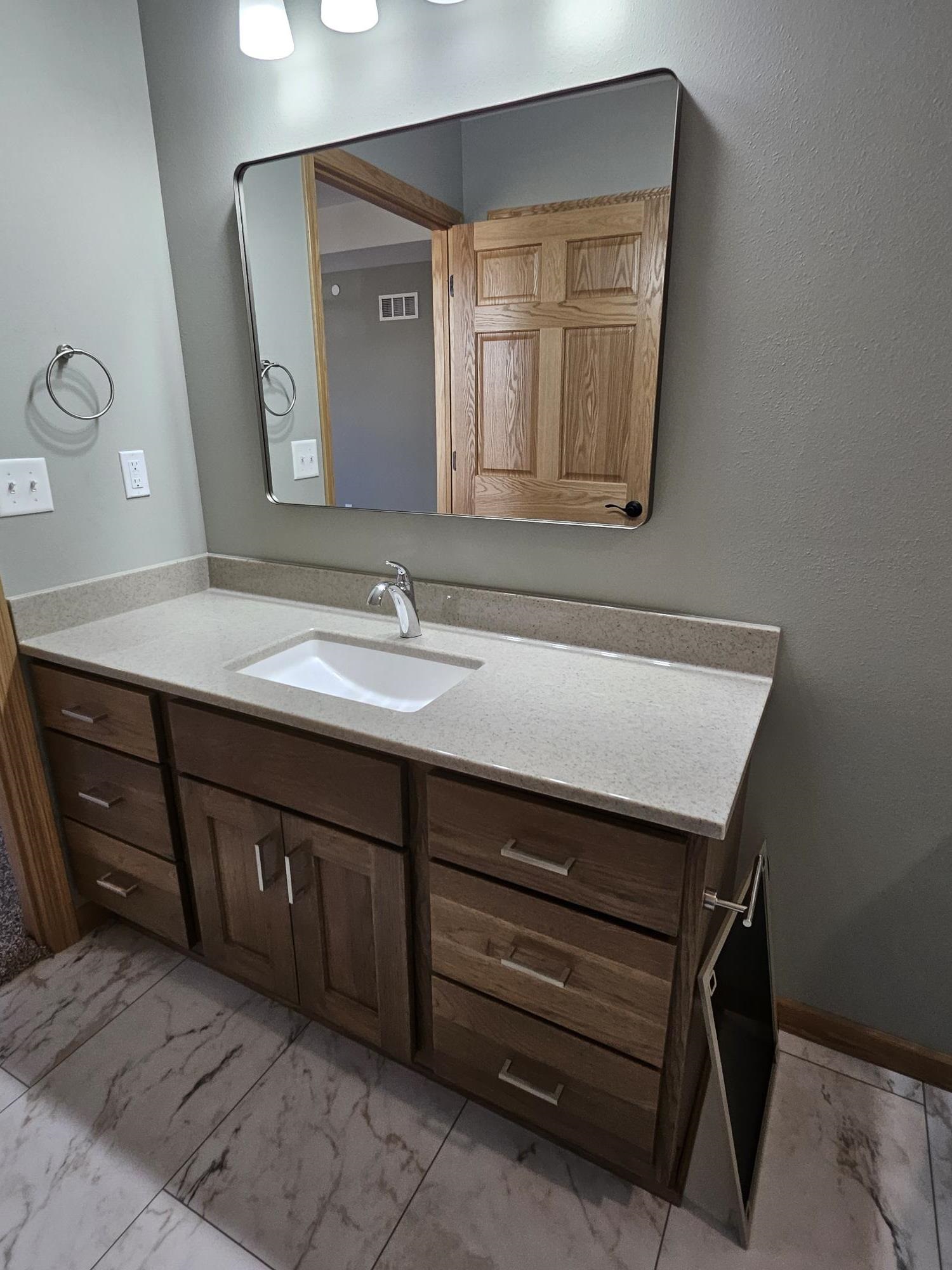 915 Sutherland Avenue Janesville, WI 53545 - Photo 15 of 23