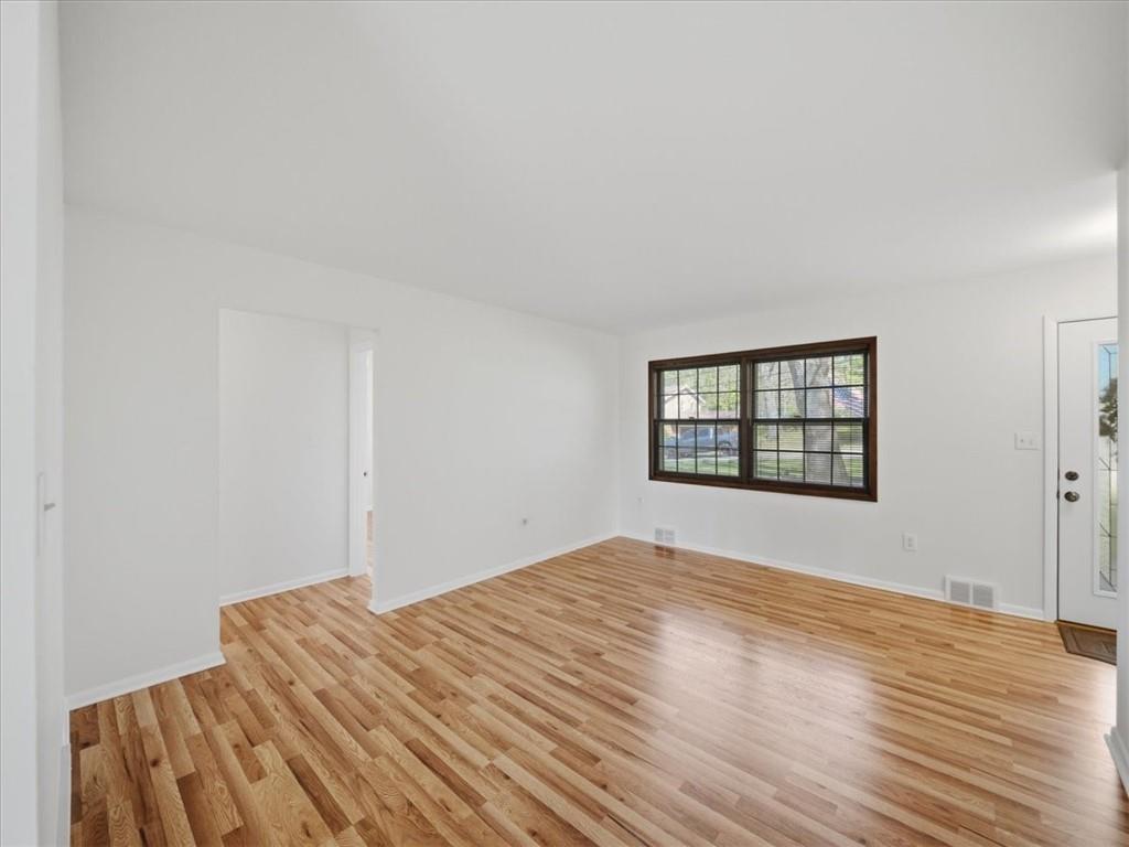 105 Louise Street Monaca, PA 15061 - Photo 4 of 26