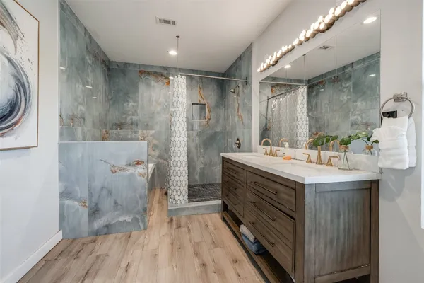 $1,100,000 | 3502 Southmore Boulevard, Houston, TX 77004