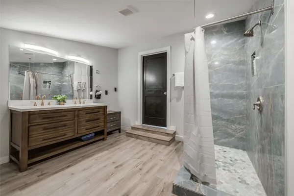$1,100,000 | 3502 Southmore Boulevard, Houston, TX 77004
