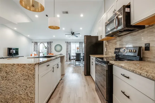 $1,100,000 | 3502 Southmore Boulevard, Houston, TX 77004