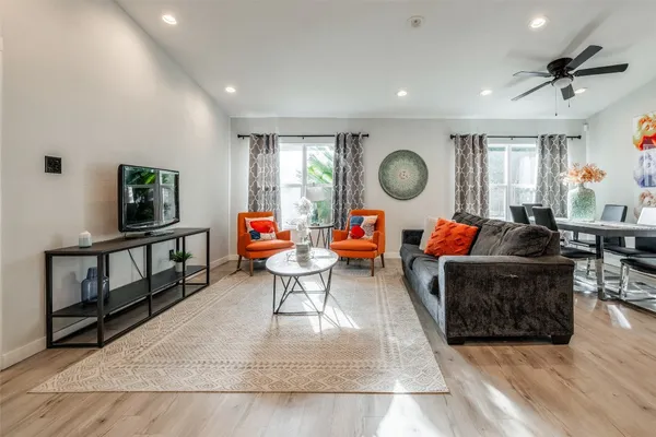 $1,100,000 | 3502 Southmore Boulevard, Houston, TX 77004