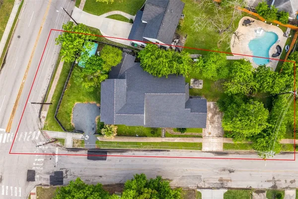 $1,100,000 | 3502 Southmore Boulevard, Houston, TX 77004