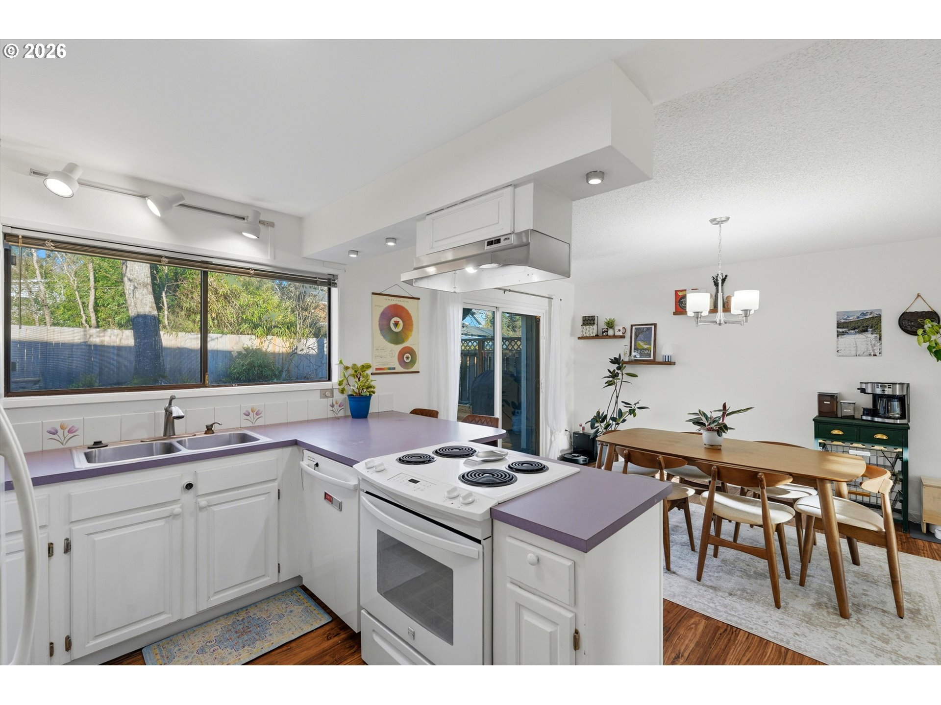 4933 Southwest Chestnut Place Beaverton, OR 97005 - Photo 11 of 32