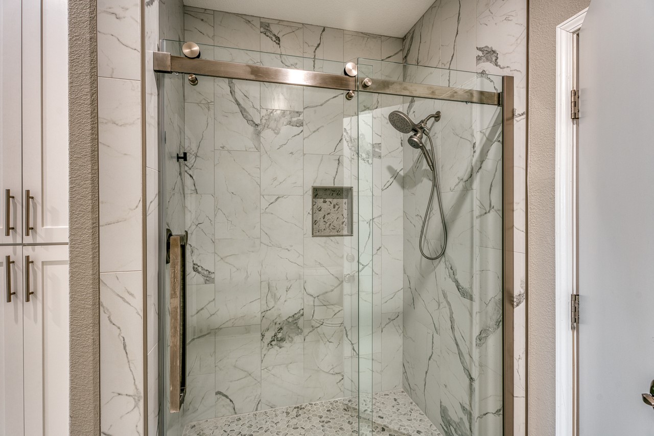 224 Blackbuck Rdg Drive Lampasas, TX 76550 - Photo 13 of 39 Walk in Shower