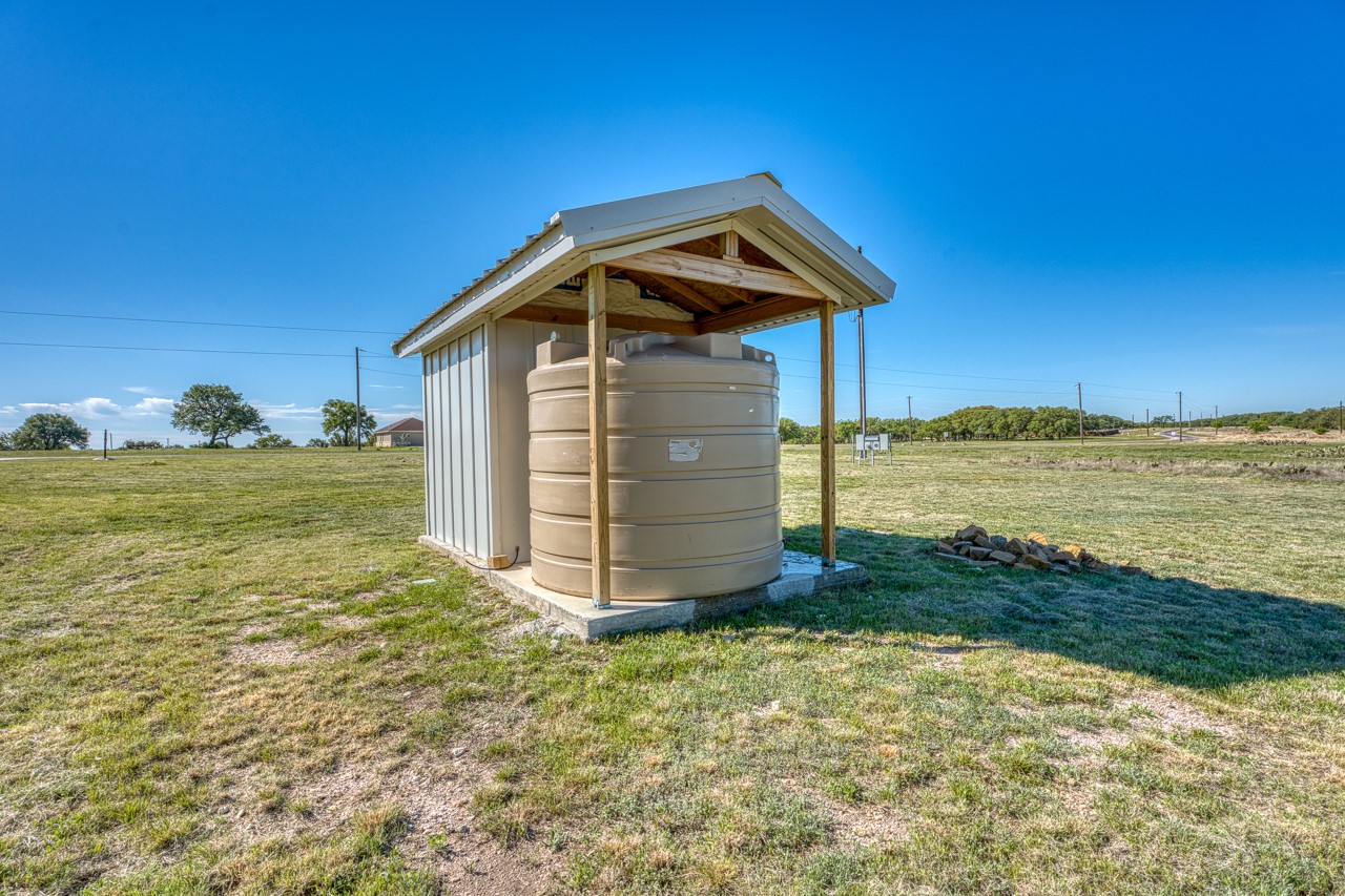 224 Blackbuck Rdg Drive Lampasas, TX 76550 - Photo 31 of 39 Well House
Storage Tank 1550 gal