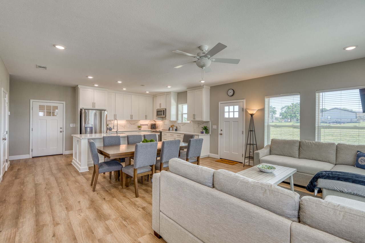 224 Blackbuck Rdg Drive Lampasas, TX 76550 - Photo 8 of 39 Great Entertaining Space