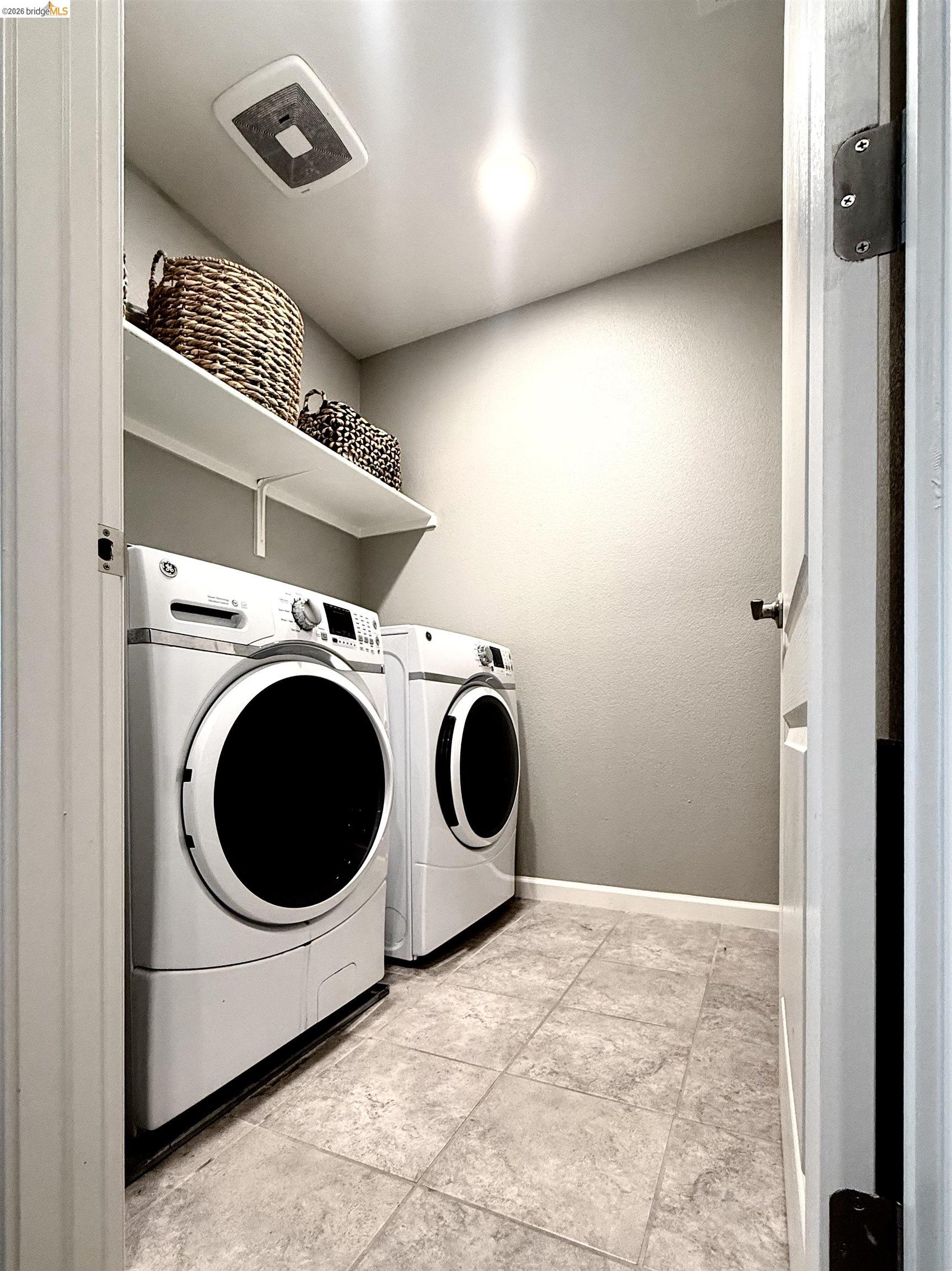 1280 Gusty Loop, Unit 4 Livermore, CA 94550 - Photo 20 of 40 a utility room with dryer and washer