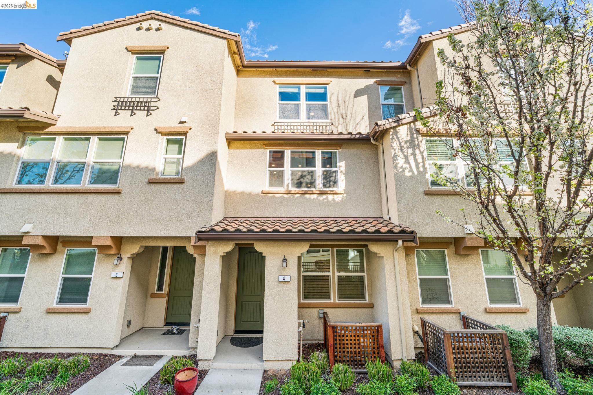1280 Gusty Loop, Unit 4 Livermore, CA 94550 - Photo 30 of 40 front view of a building