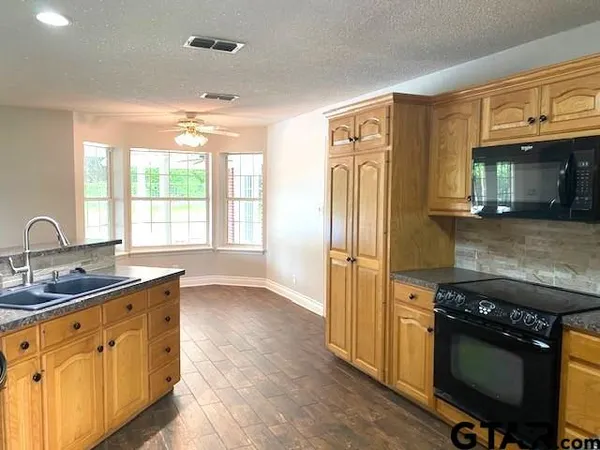 $535,000 | 11466 St Highway East, Murchison, TX 75778