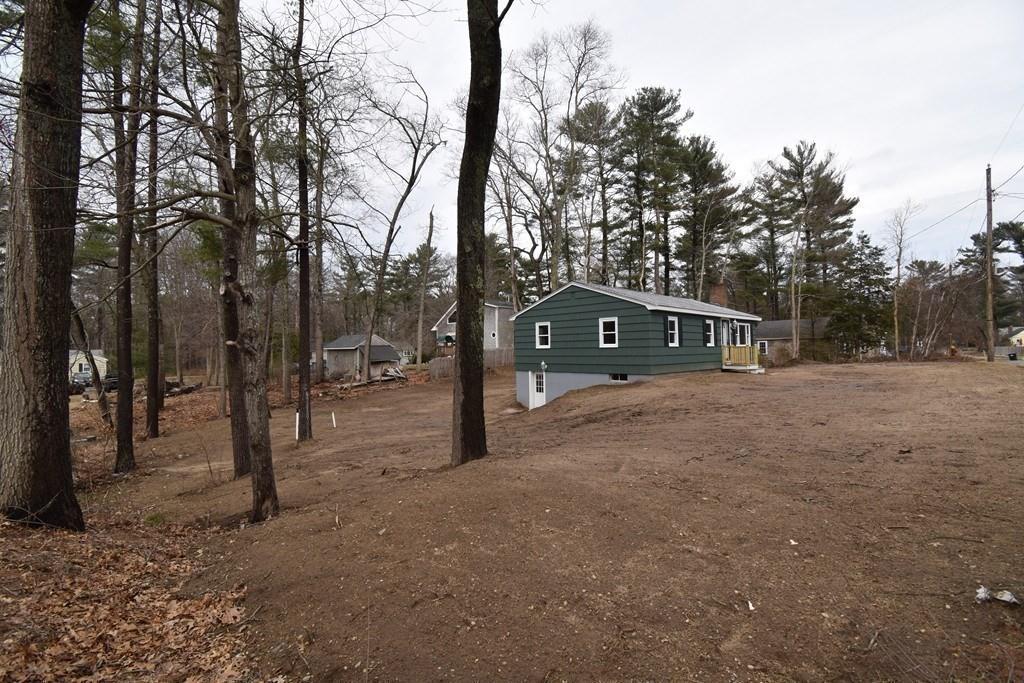 24 Hickory Road Halifax, MA 02338 - Photo 3 of 42 Gallery Image 3