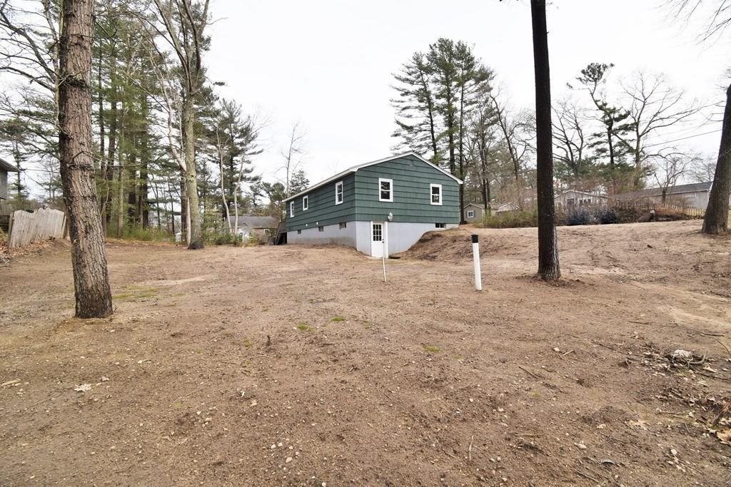 24 Hickory Road Halifax, MA 02338 - Photo 4 of 42 Gallery Image 4