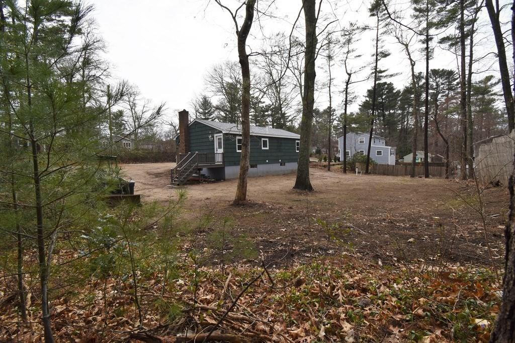 24 Hickory Road Halifax, MA 02338 - Photo 6 of 42 Gallery Image 6