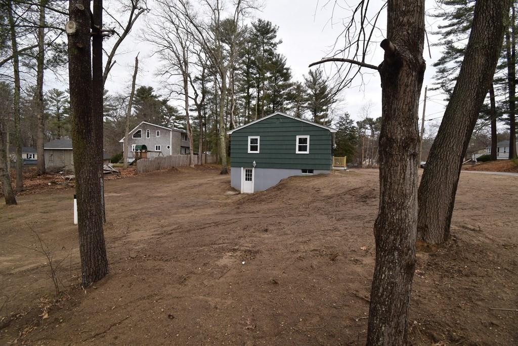 24 Hickory Road Halifax, MA 02338 - Photo 7 of 42 Gallery Image 7