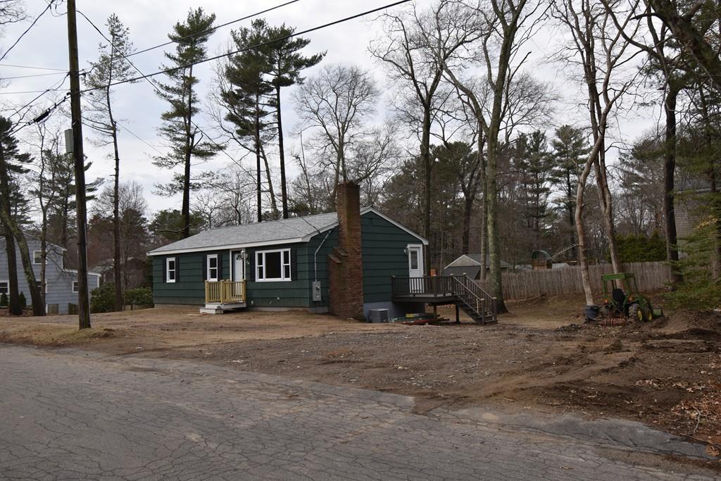 24 Hickory Road Halifax, MA 02338 - Photo 9 of 42 Gallery Image 9
