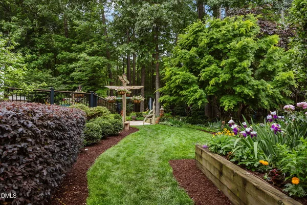$1,450,000 | 109 Springdale Way, Chapel Hill, NC 27517