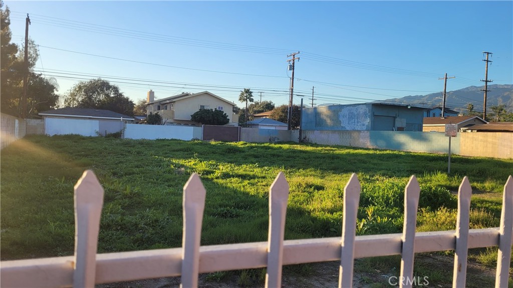 227 North Azusa Avenue Azusa, CA 91702 - Photo 7 of 7 a view of a garden