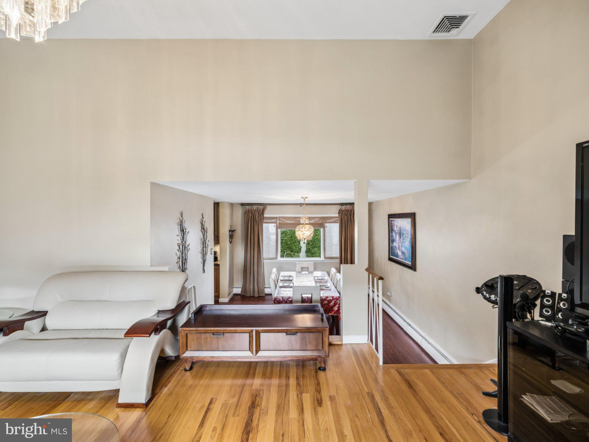 515 Davis Road Cheltenham, PA 19012 - Photo 10 of 46 Gallery Image 10