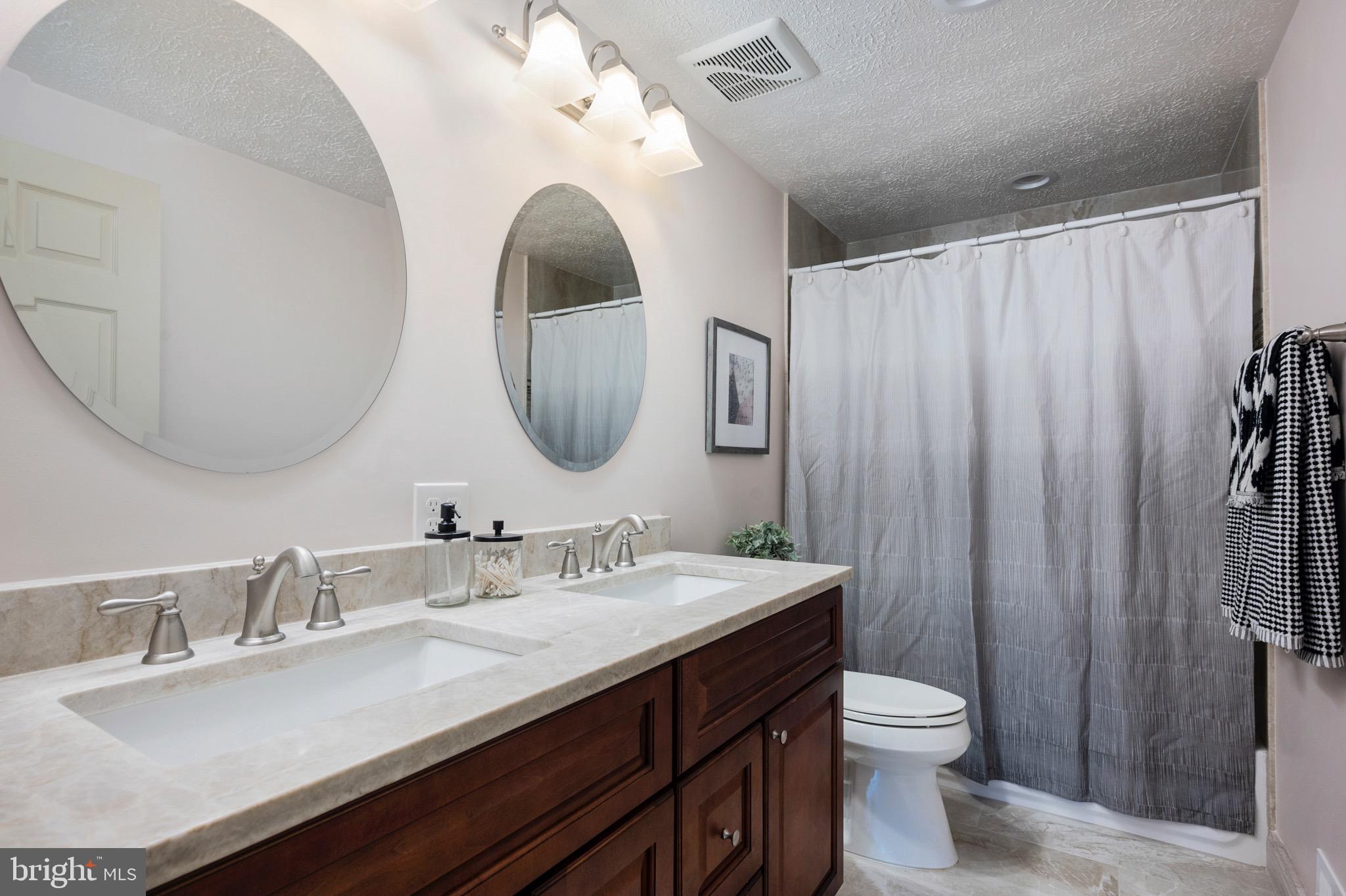 7806 Roundabout Way Springfield, VA 22153 - Photo 38 of 71 Hall Full Bath