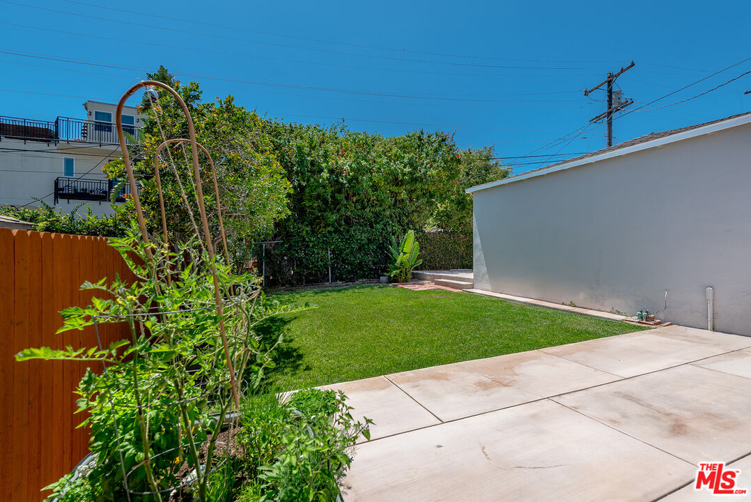 7501 Earldom Avenue Playa del Rey, CA 90293 - Photo 23 of 29 Gallery Image 23